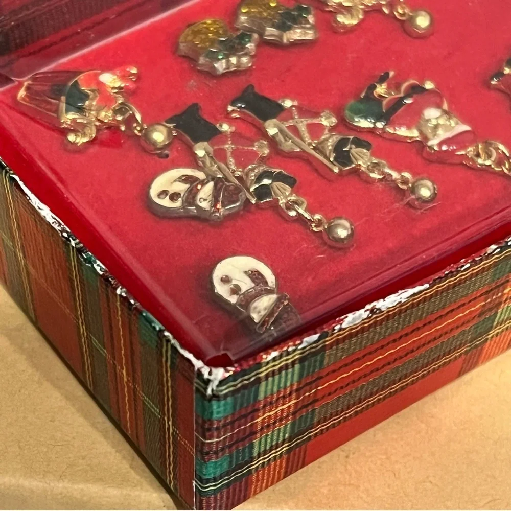 Vintage Gold Tone & Enamel Christmas Holiday Earrings 5 Pair‎ Original Box Retro